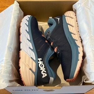 New in box HOKA one one blue ombré gaviota 3 in size 10